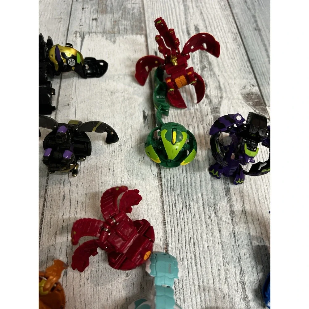 Lot Of 20 Mixed Bakugan Figures